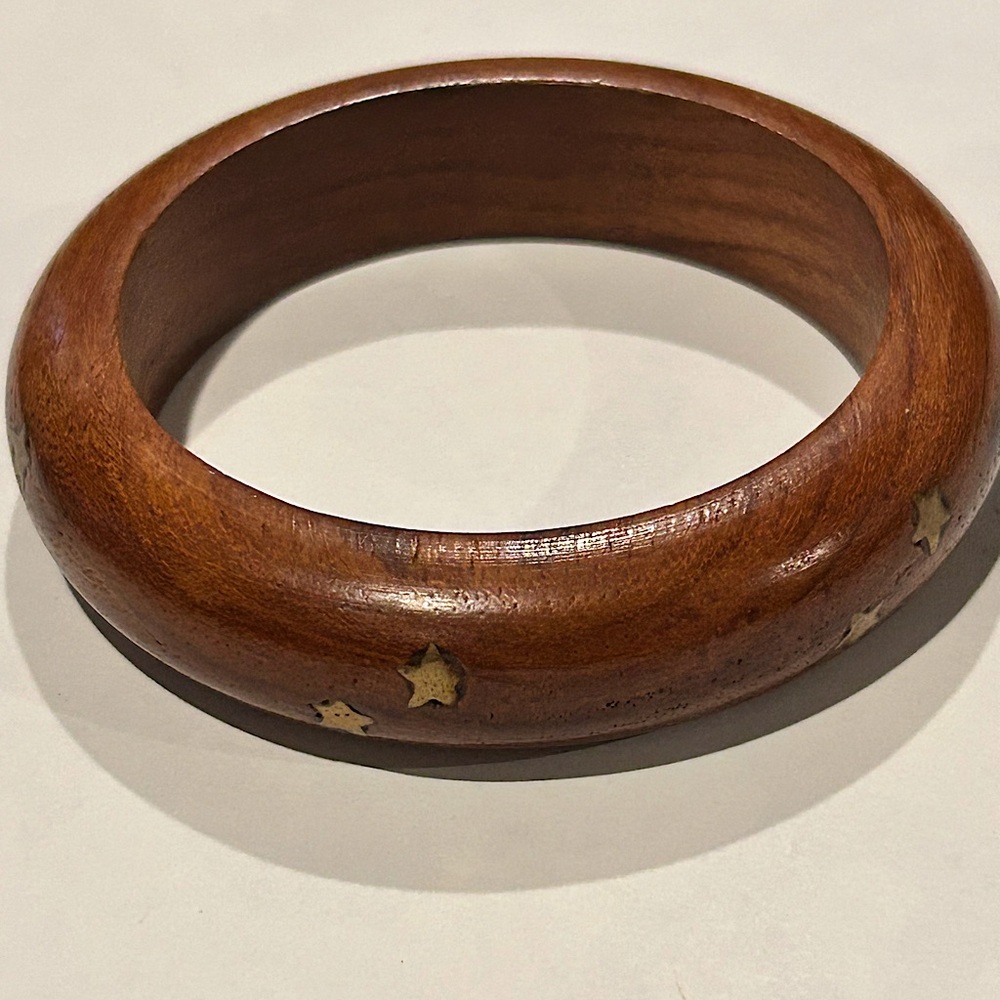 American Eagle 🦅 Outfitters, Wooden Bangle Bracelet with Star Accents.
Vintage
